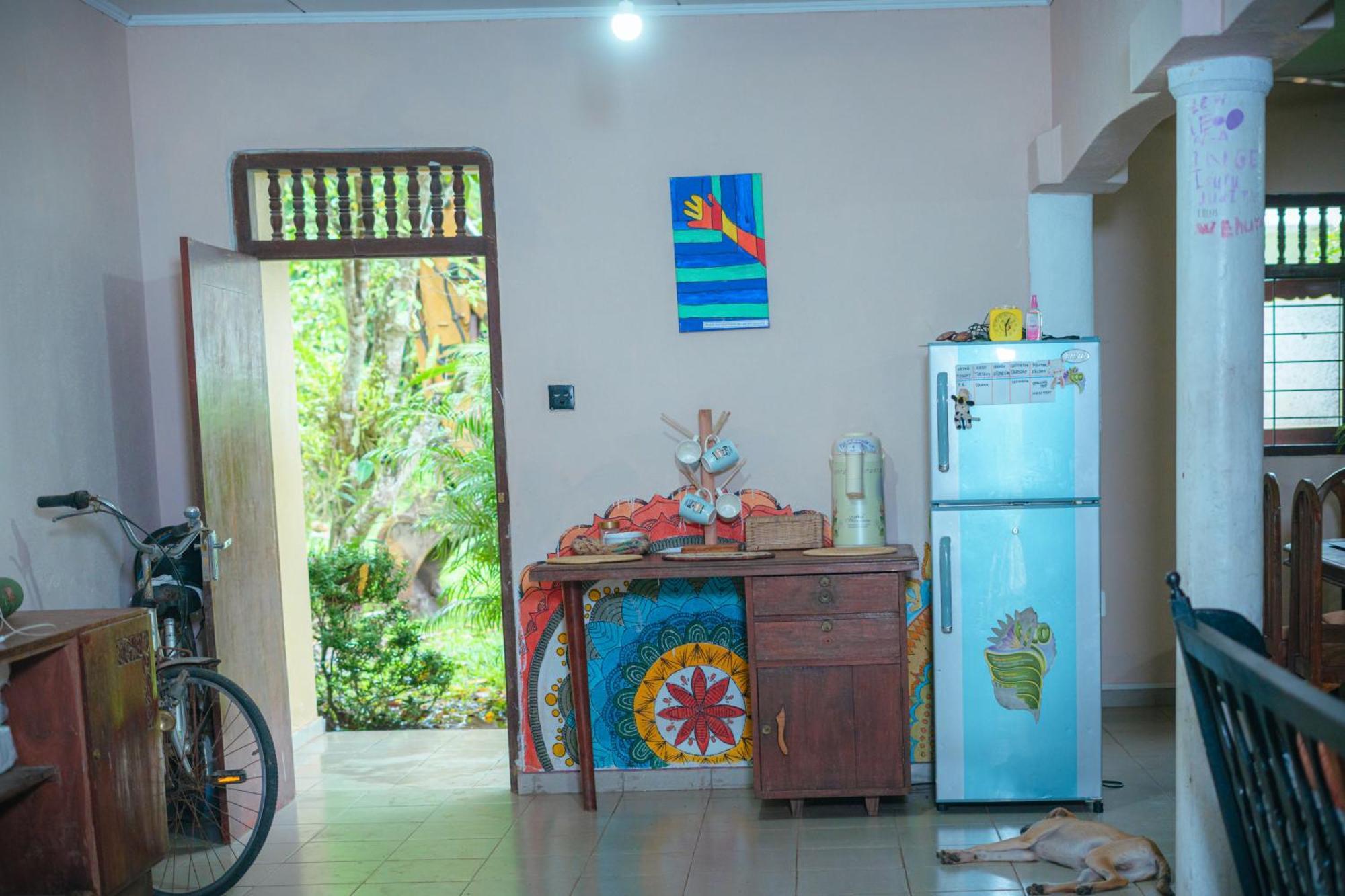 Hostel Singha Lounge Unawatuna Exterior photo